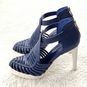 NEW! BCBGMaxAzria Runway Prestin cage bootie sz. 7